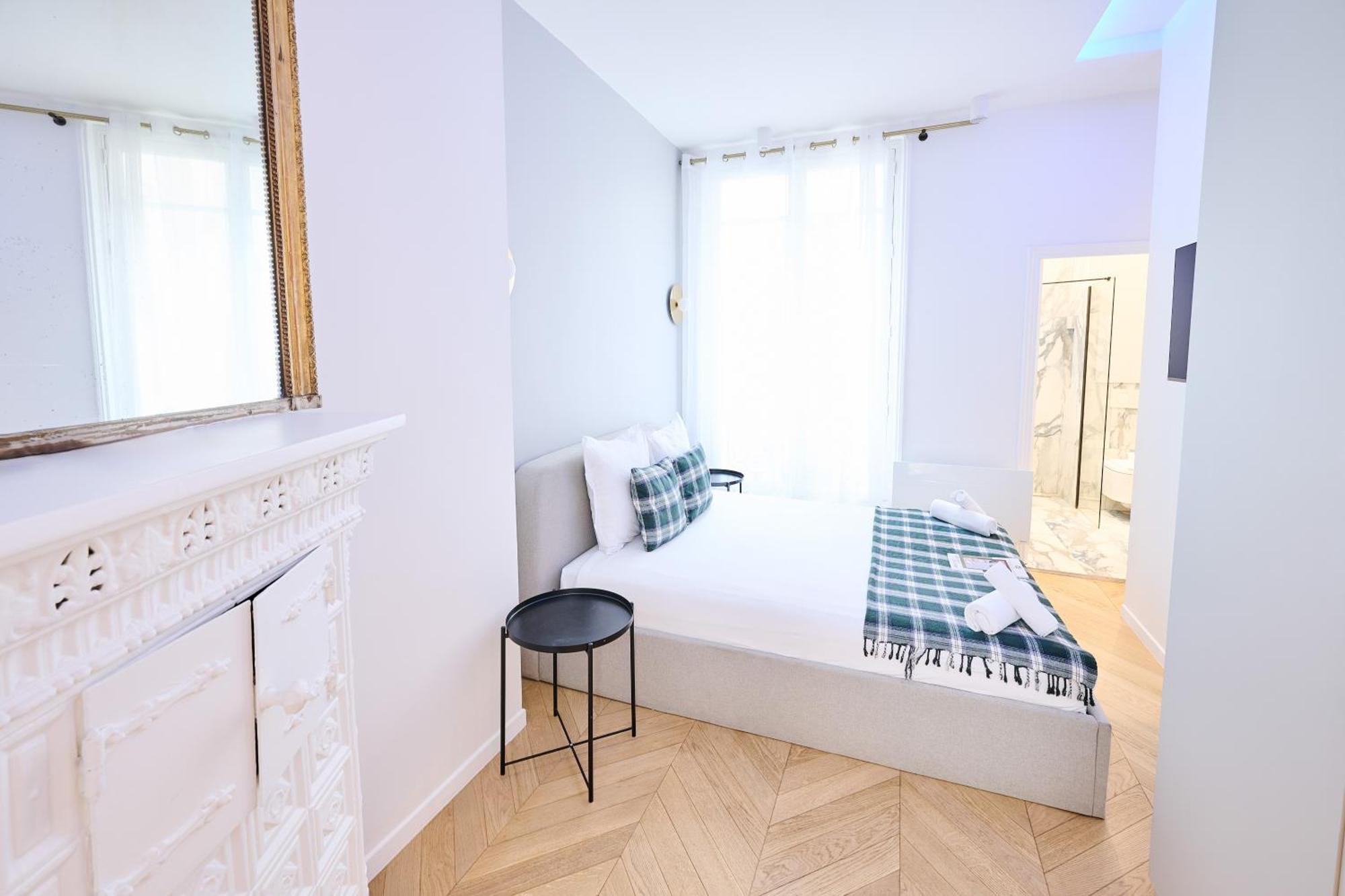 Champs Elysees!montaigne, New Luxurious 6pers Flat Apartamento *