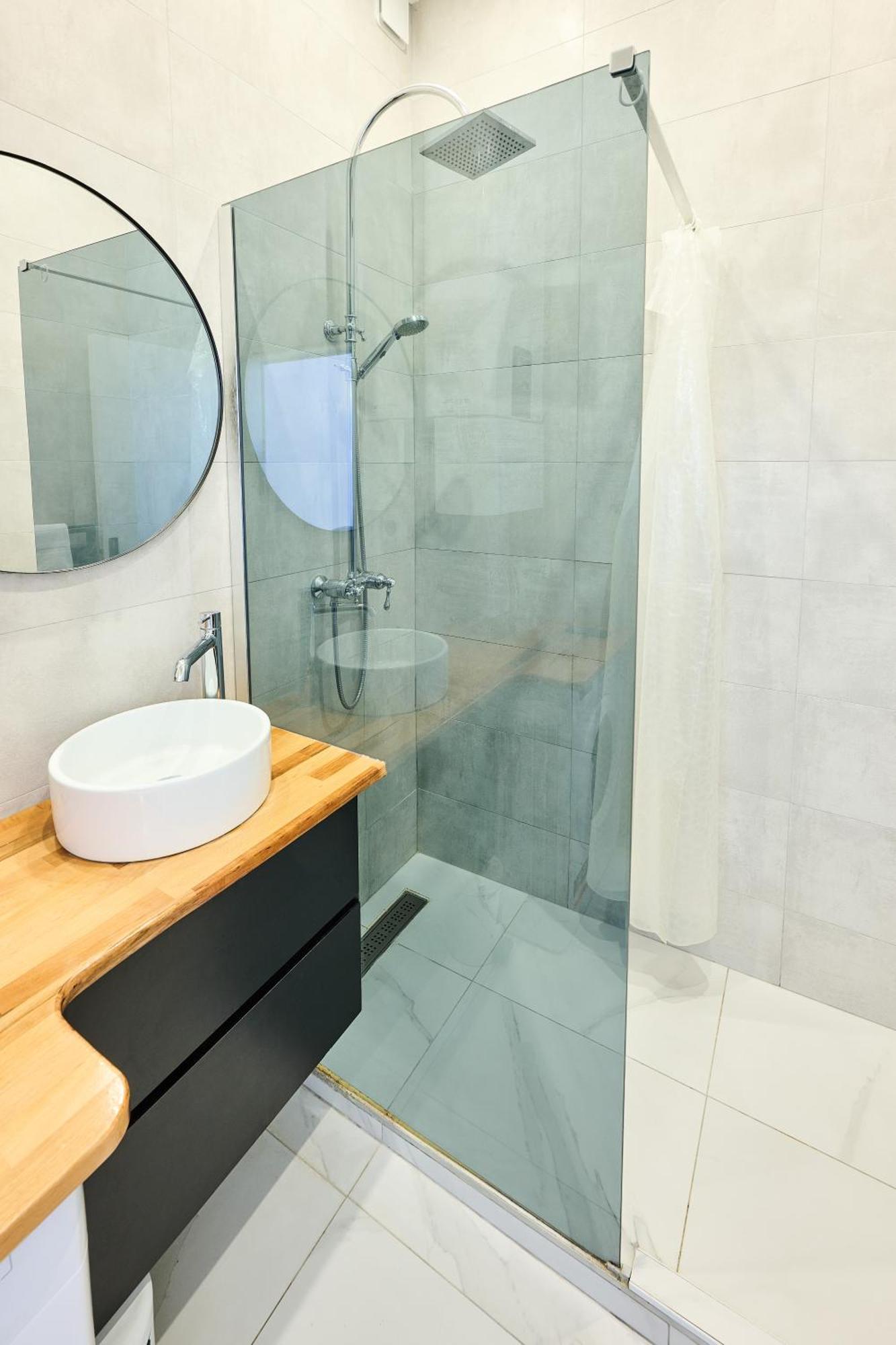 Champs Elysees!montaigne, New Luxurious 6pers Flat