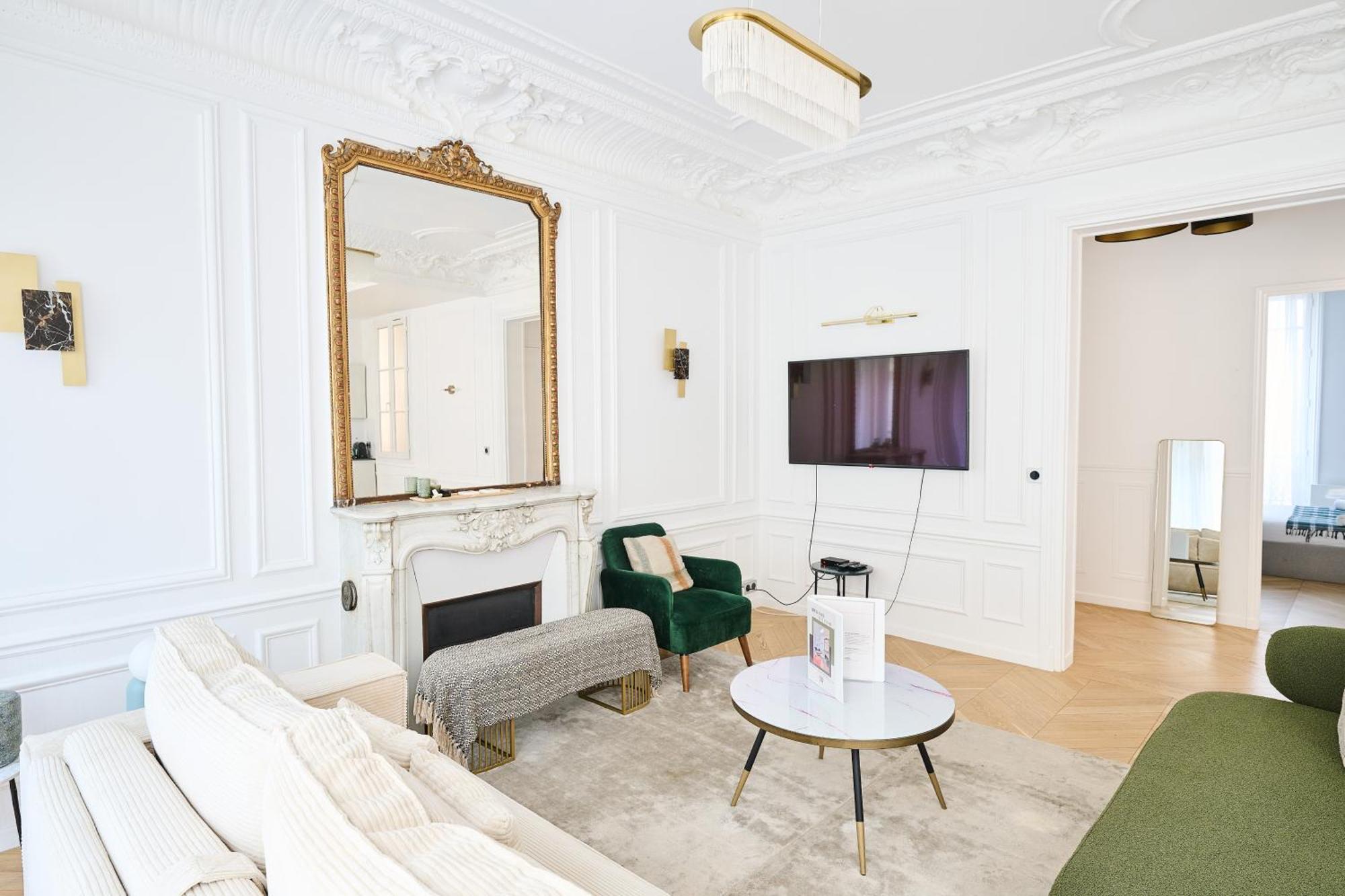 Apartamento Champs Elysees!montaigne, New Luxurious 6pers Flat Paris