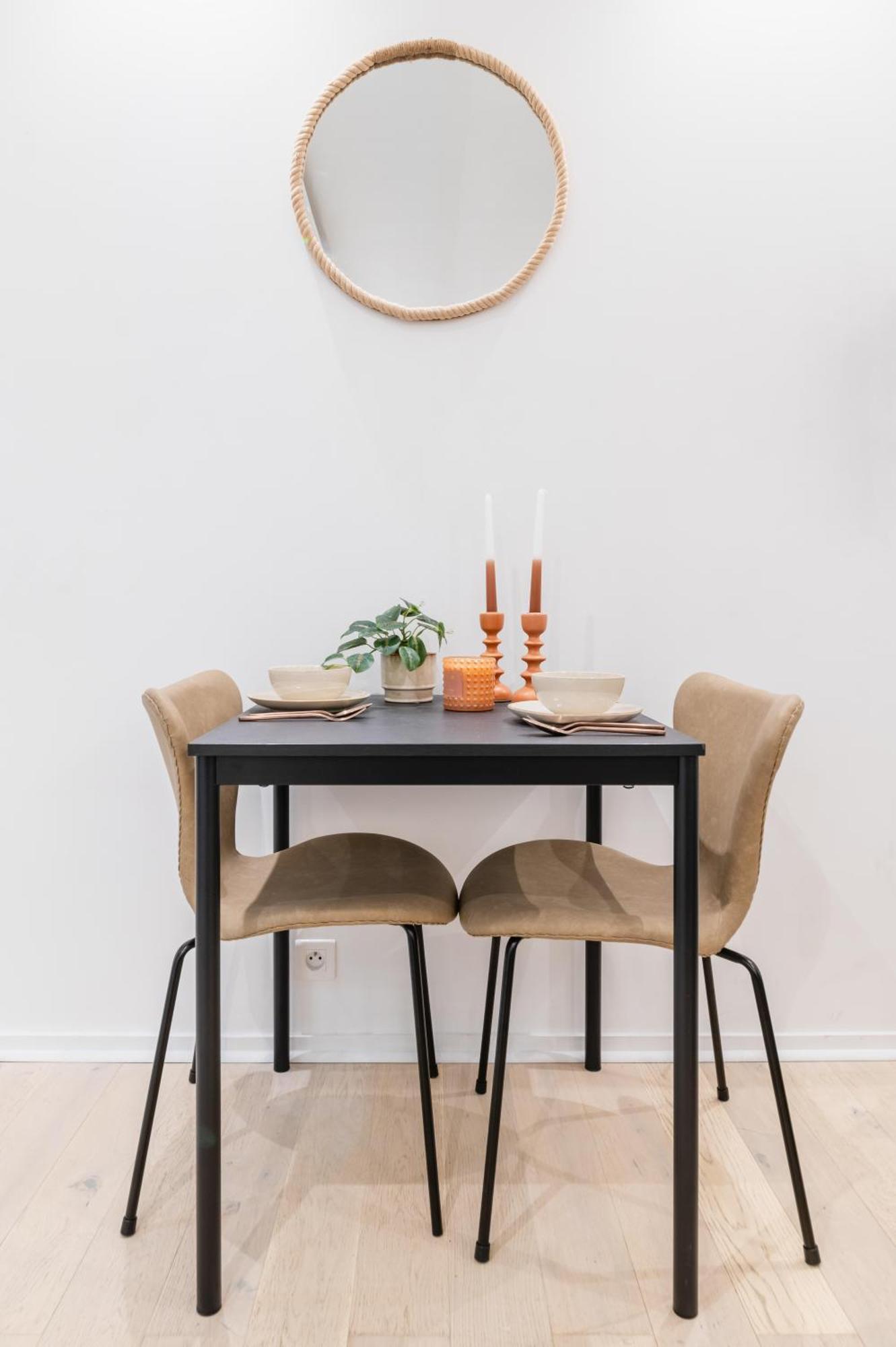 Imhost 8 - Lovely At St Michel-notre Dame Apartment