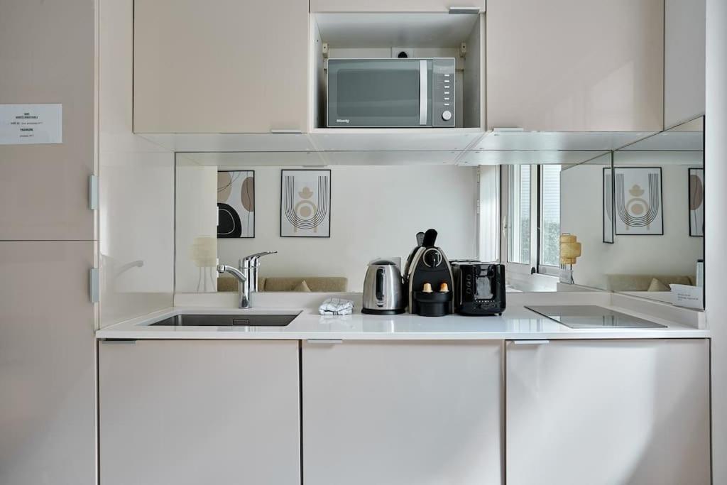 Apartment Le Marais Place Des Vosges By Prestige *