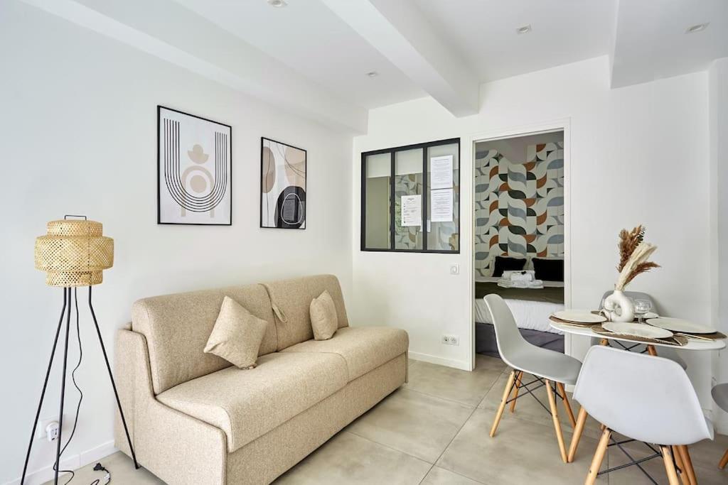 Apartment Le Marais Place Des Vosges By Prestige
