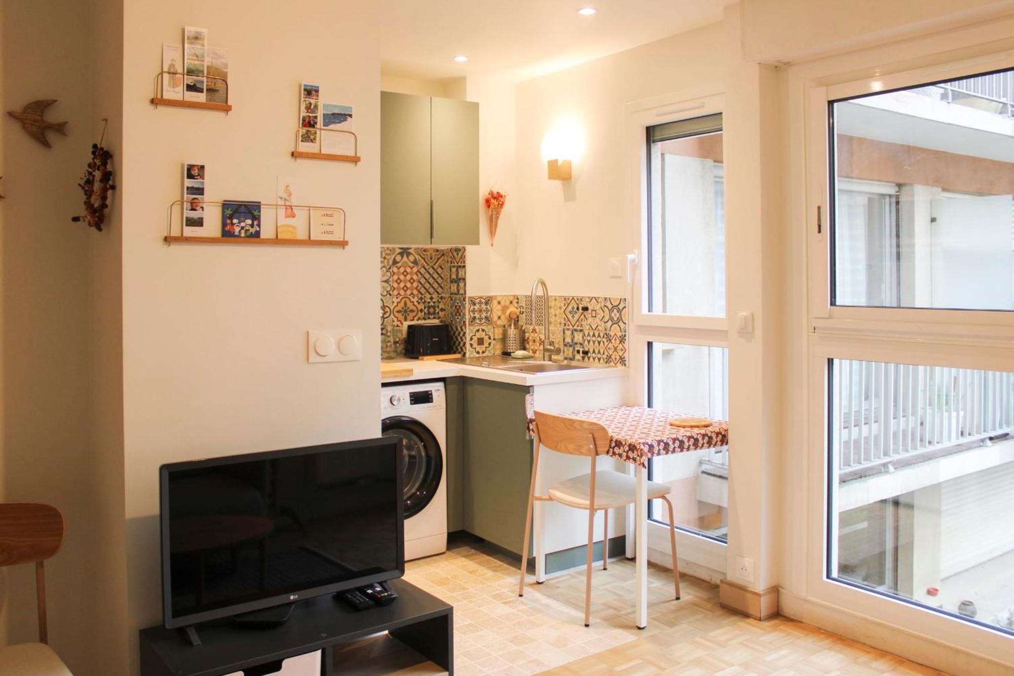 Renovated Studio - Near Place De La Nation Apartment