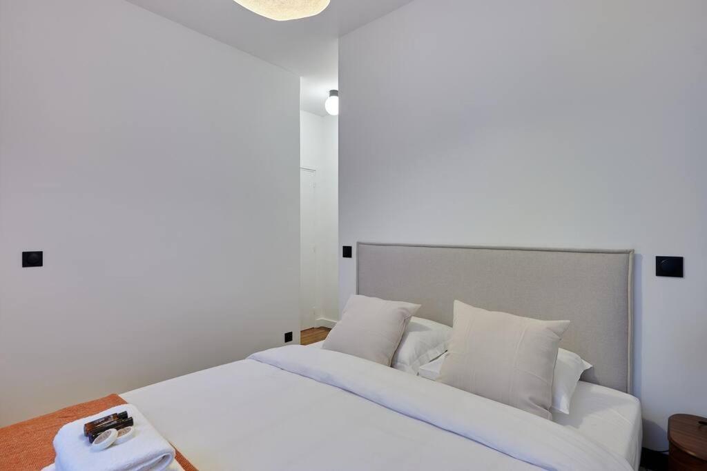 In The Center Of By Prestige Apartment Paris