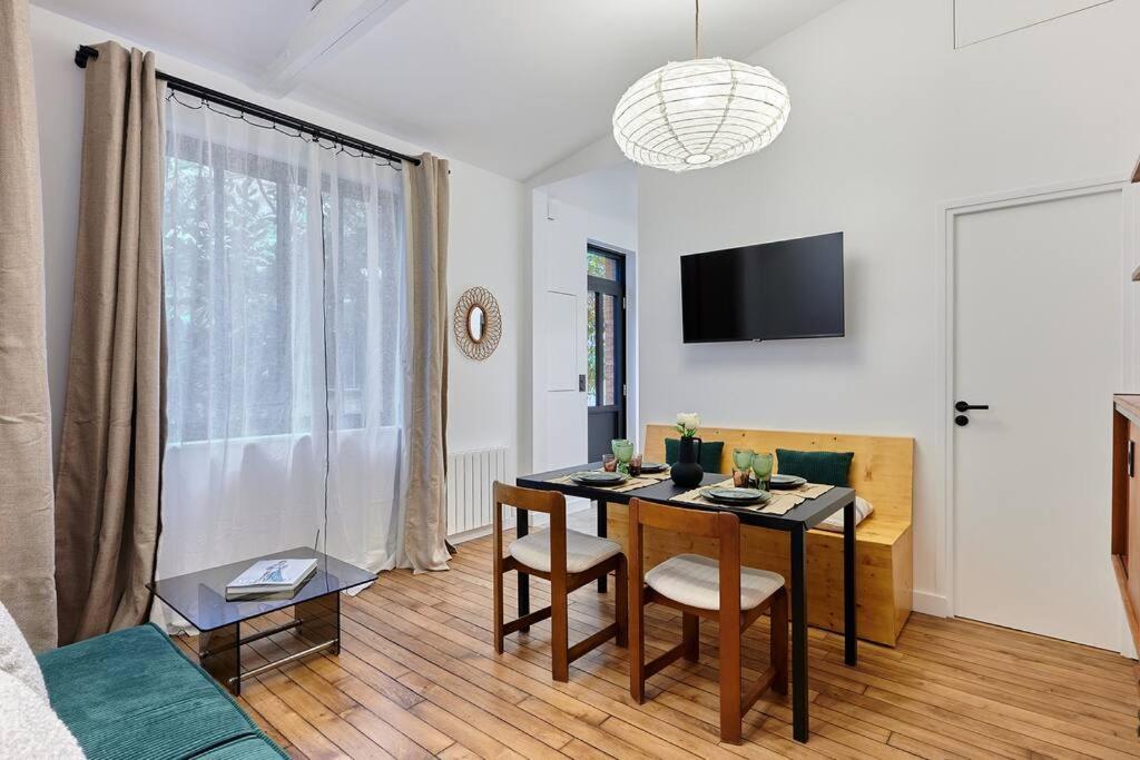Apartment In The Center Of By Prestige *
