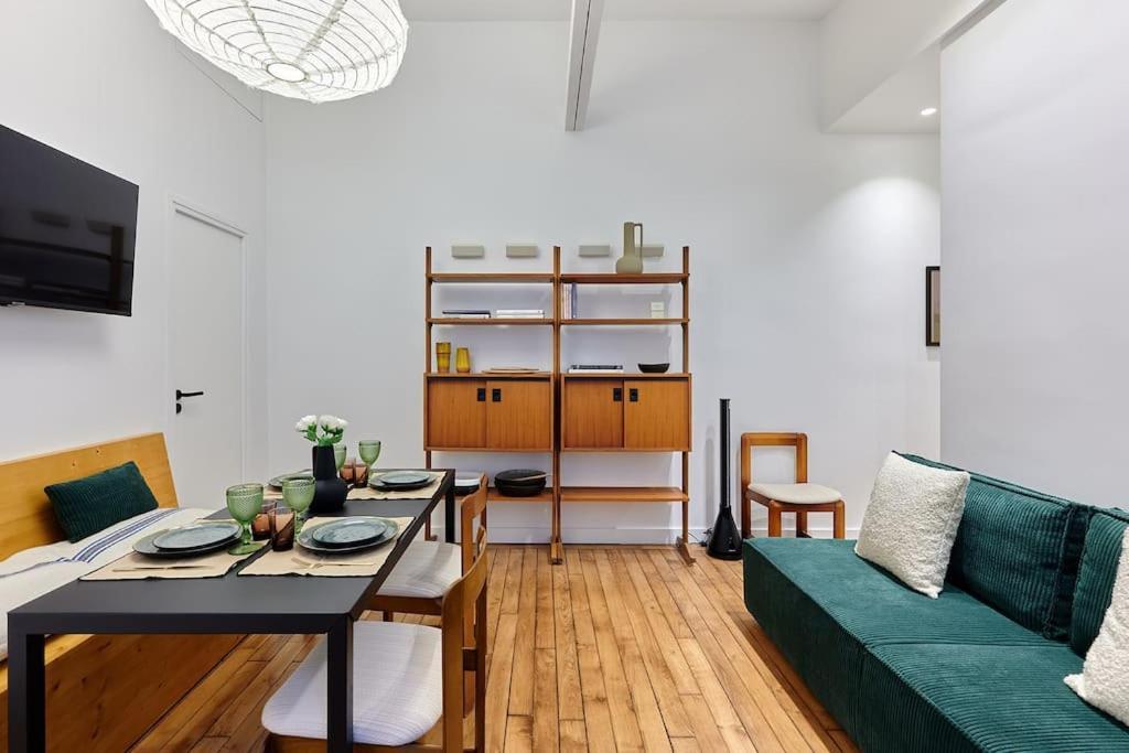 Apartment In The Center Of By Prestige