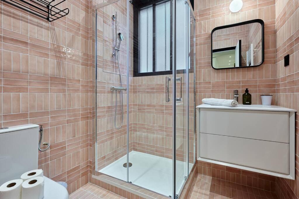 In The Center Of By Prestige Apartment Paris