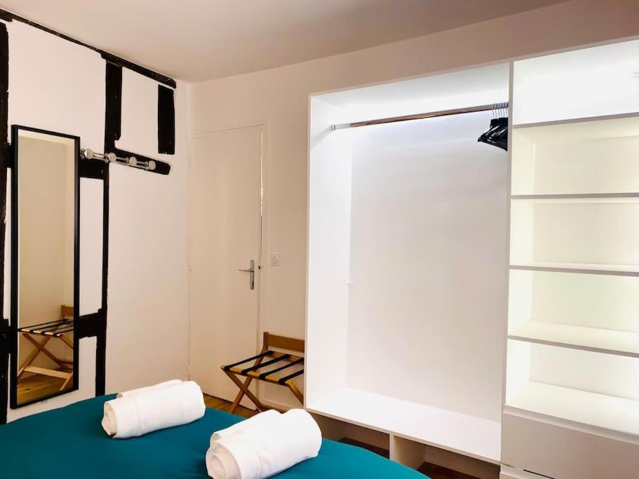 Lovely In The Heart Of St Germain-des-pres Paris