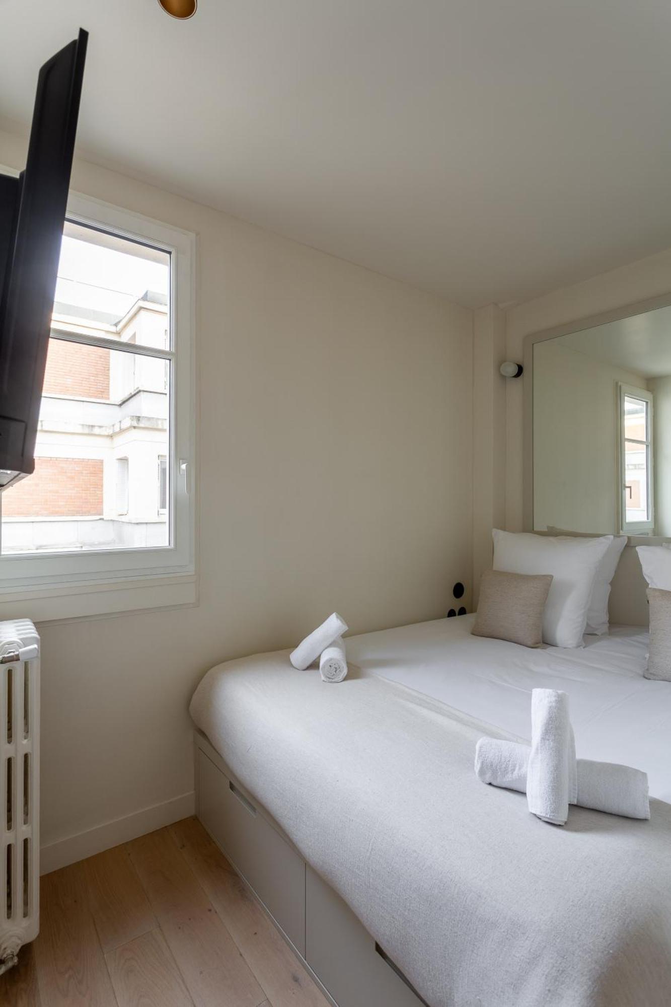 The Carla Eiffel Tower View Apartment Paris