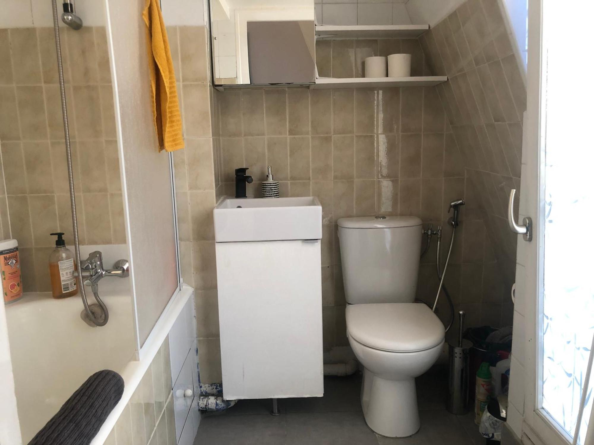 2 Pieces Sous Les Toits 6 Personnes Calme Lumineux Equipe Appartement Paris