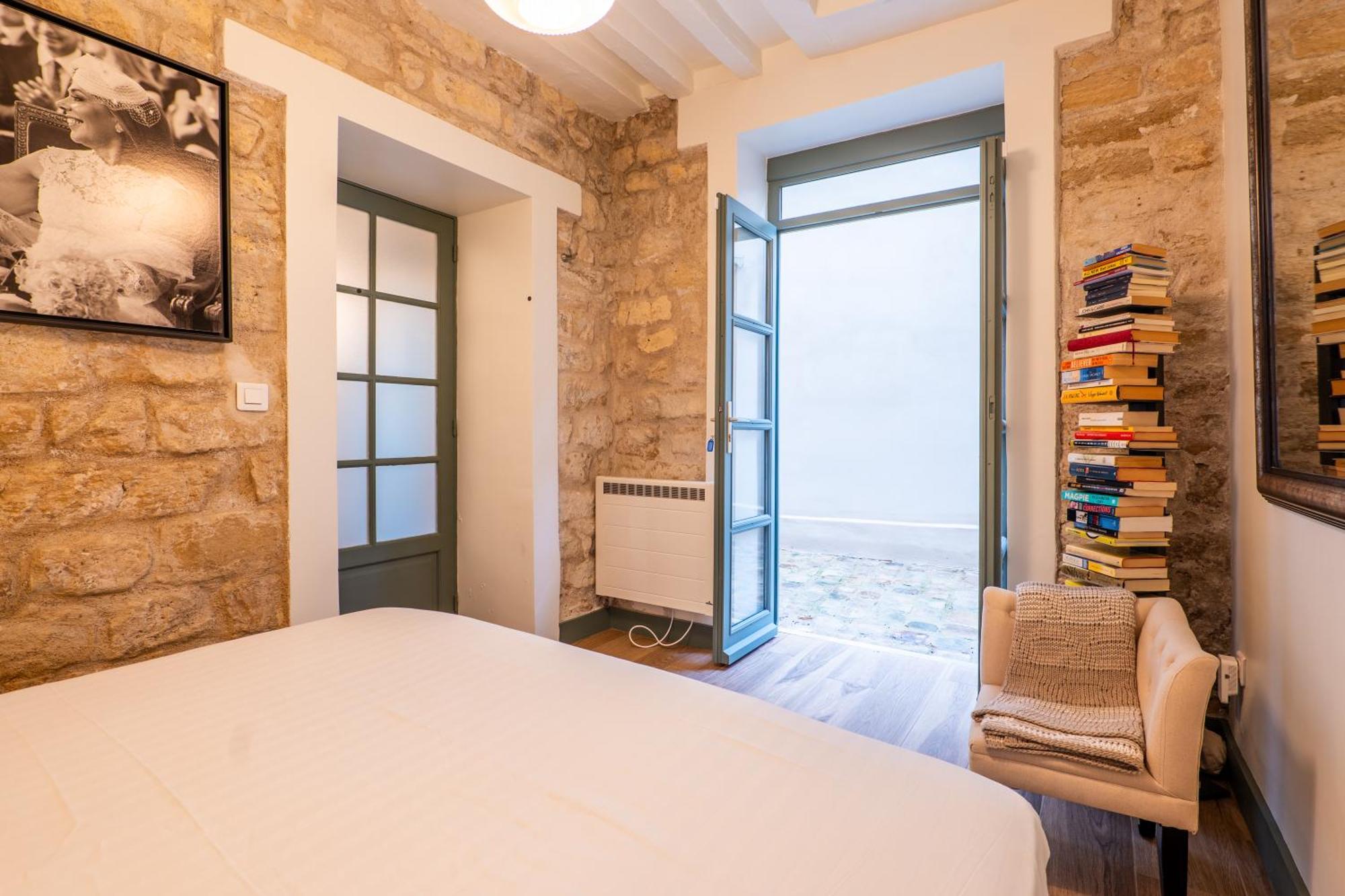 Apartment Veeve - A Story In Stone *