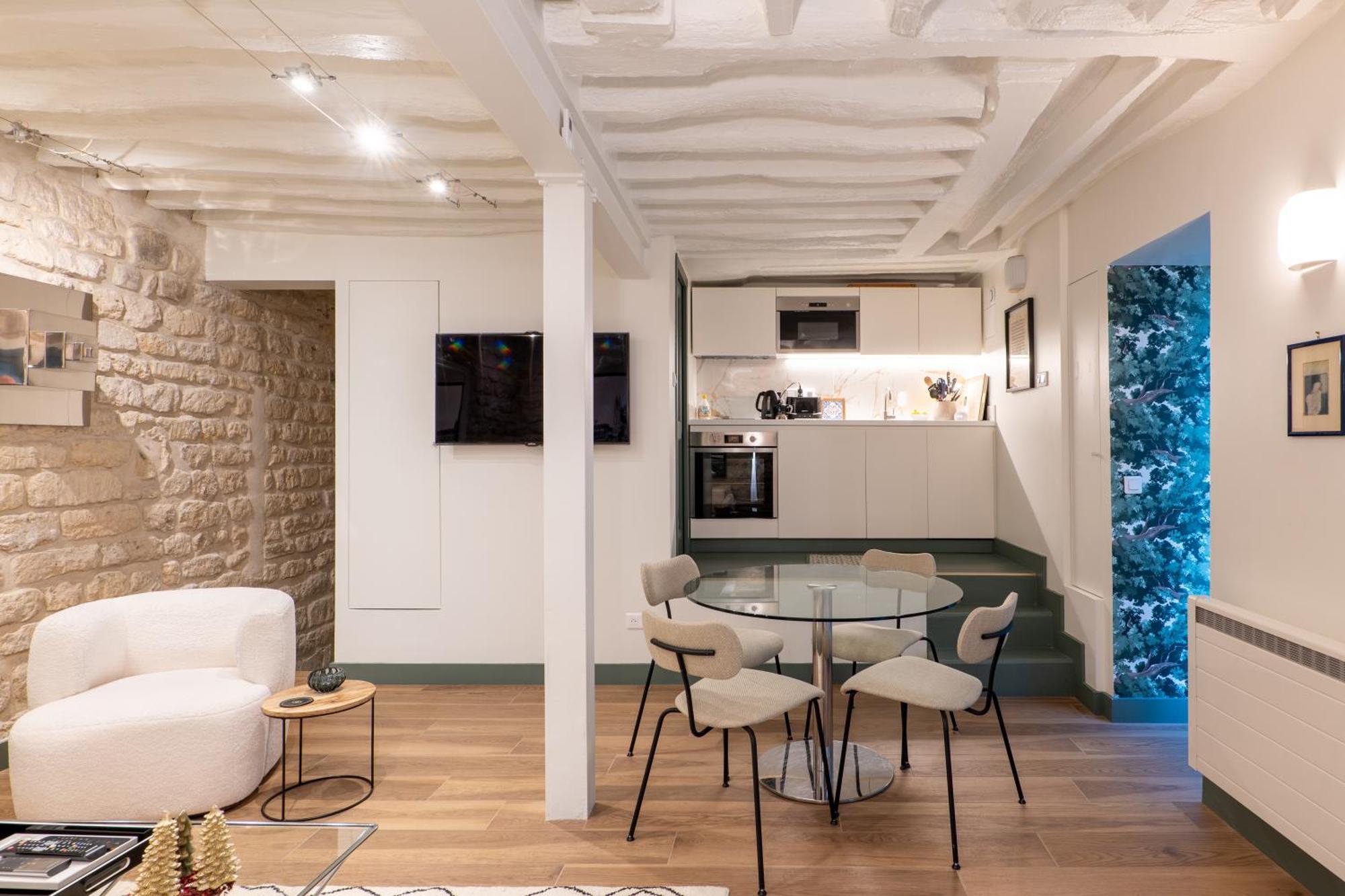 Veeve - A Story In Stone Apartment Paris