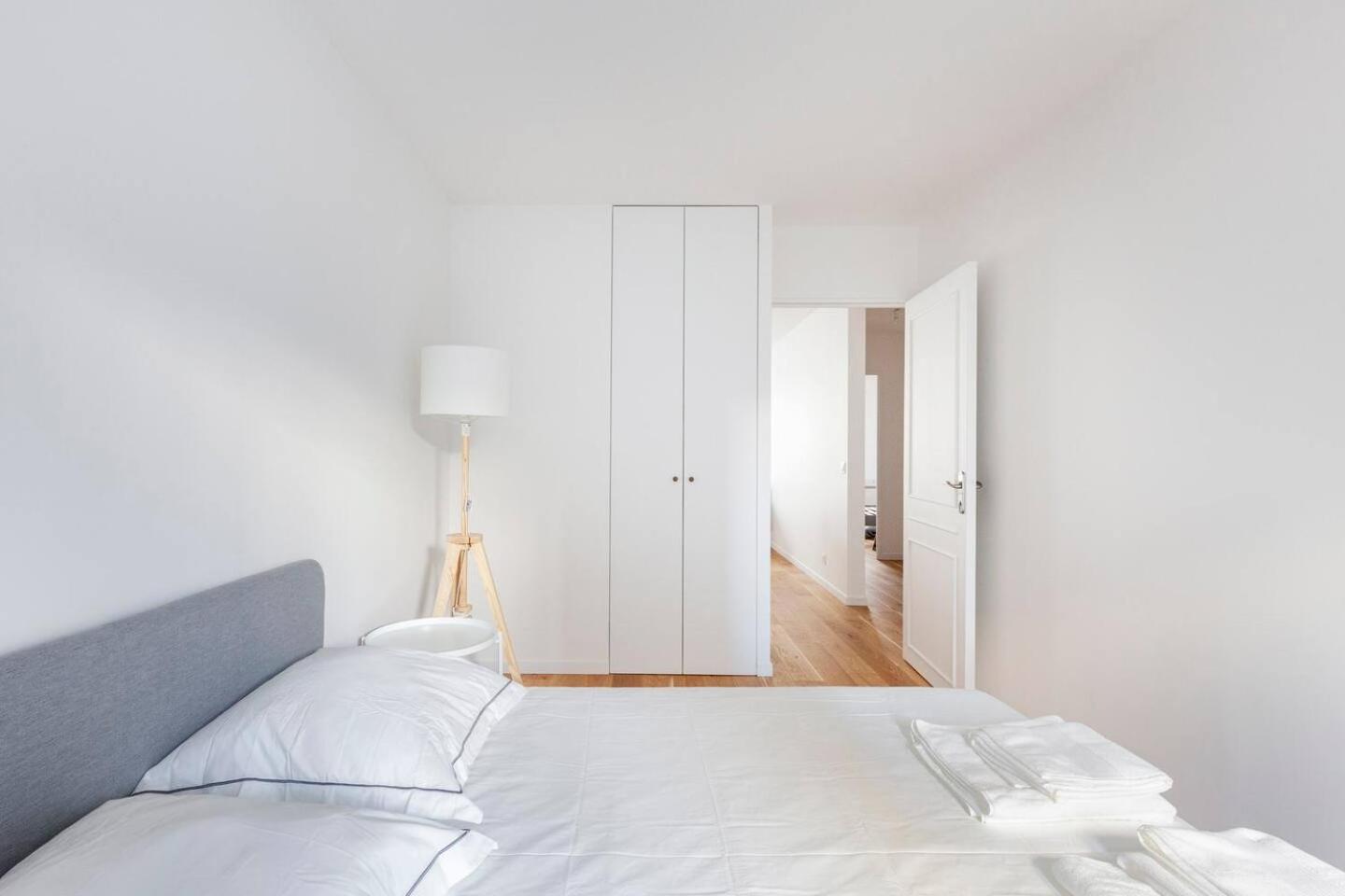 3 Bedroom Flat Close Montmartre *