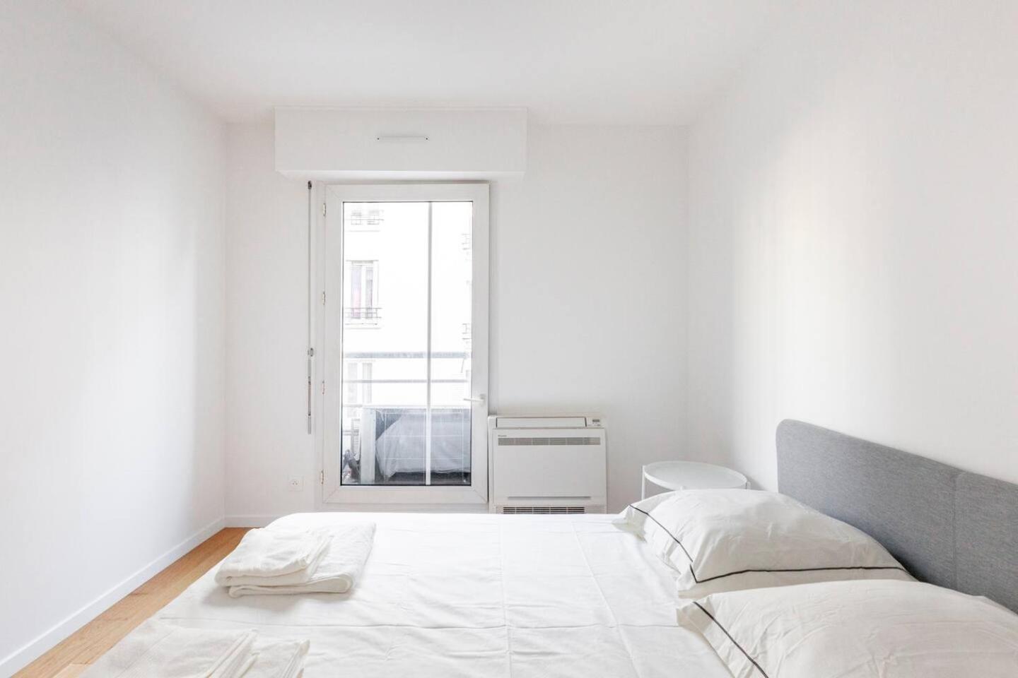 3 Bedroom Flat Close Montmartre Apartment