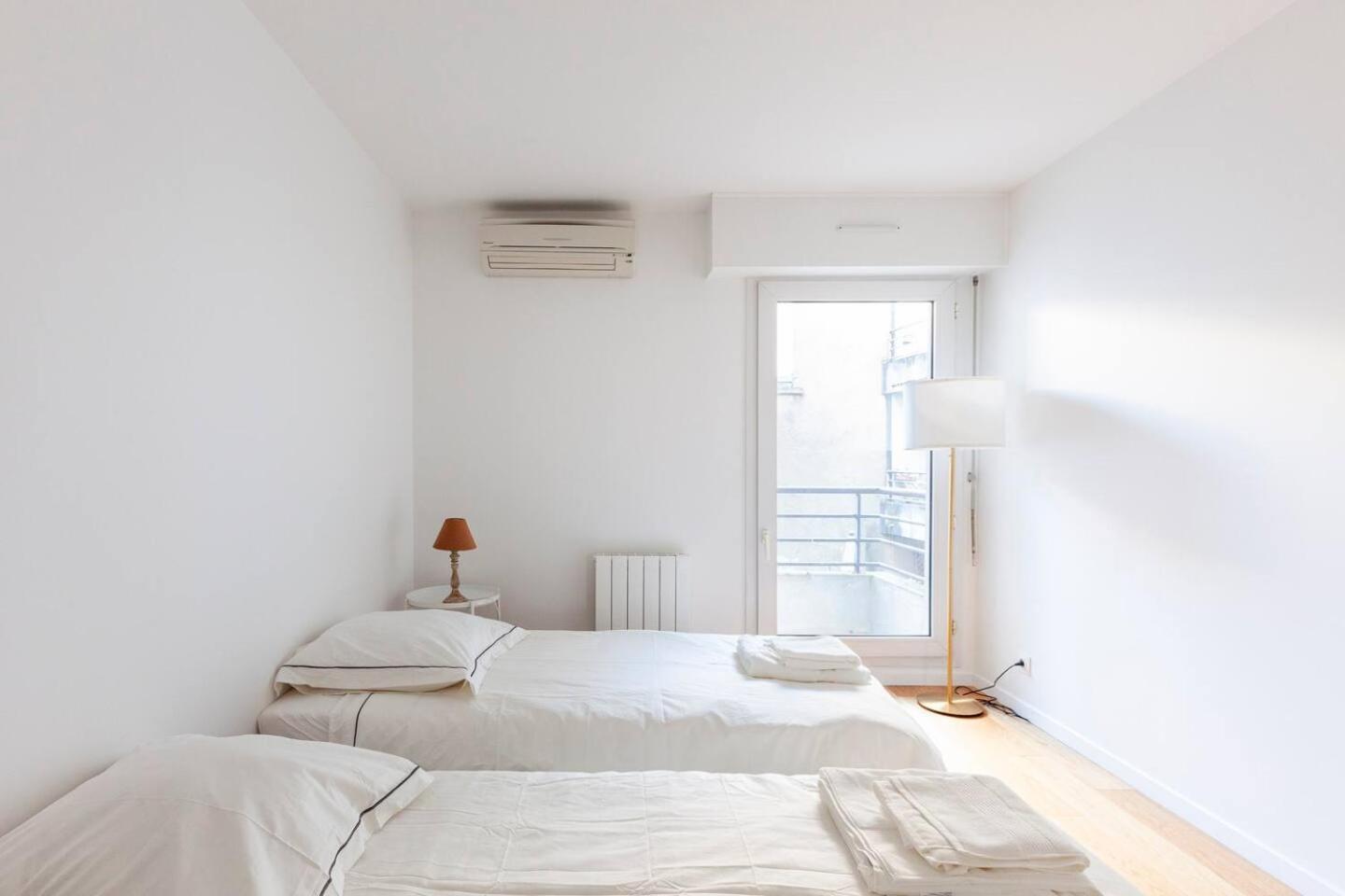 3 Bedroom Flat Close Montmartre Apartment