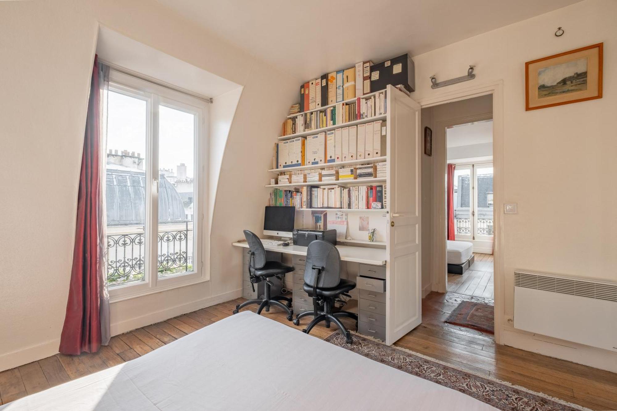 Veeve - Theatre In The Sky Apartment