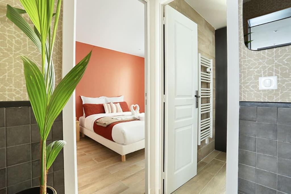 Center Of By Prestige Apartment *