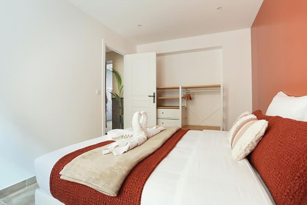 Apartment Center Of By Prestige Paris