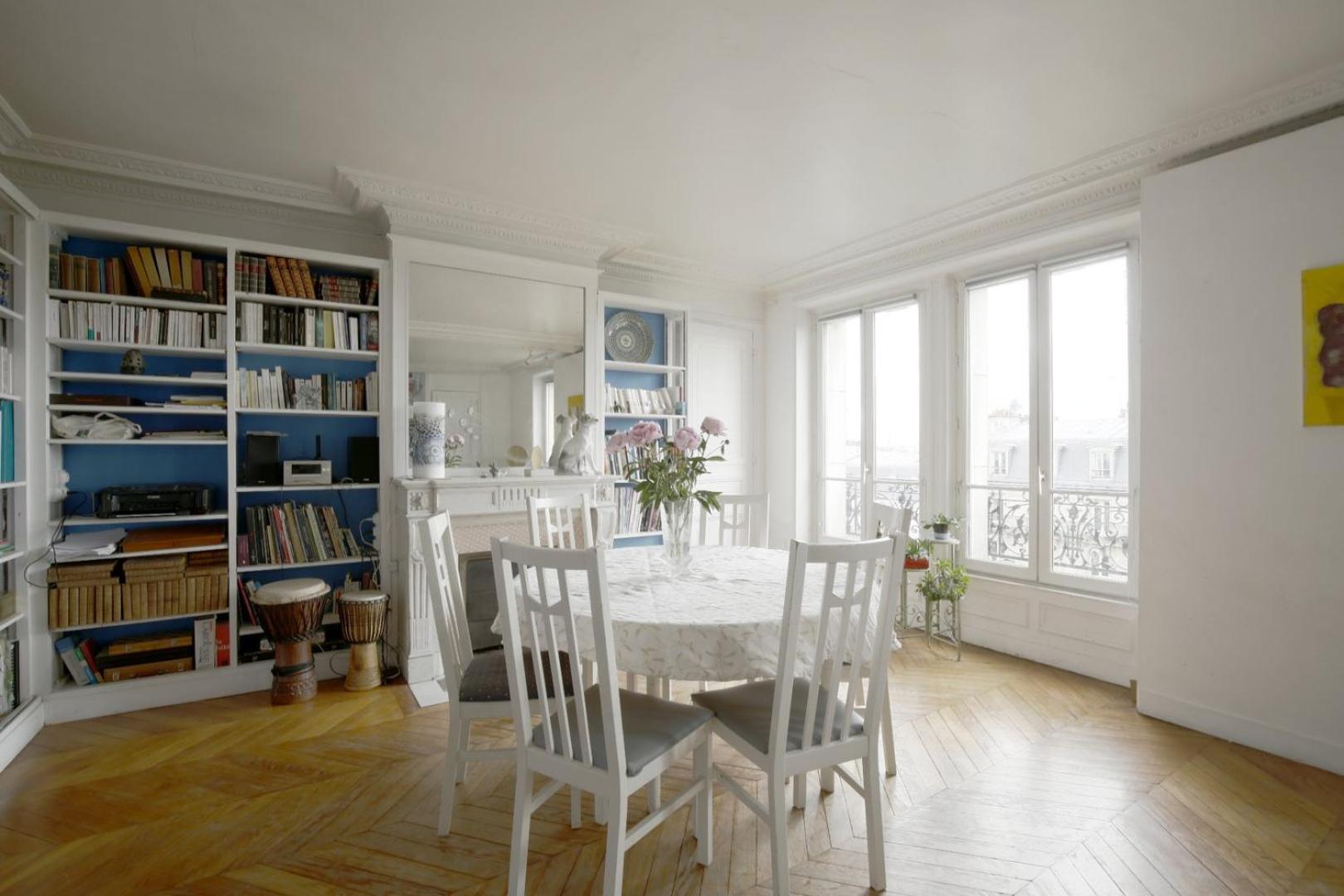 Spacious With 3 Bedrooms - Tour Eiffel Apartment *