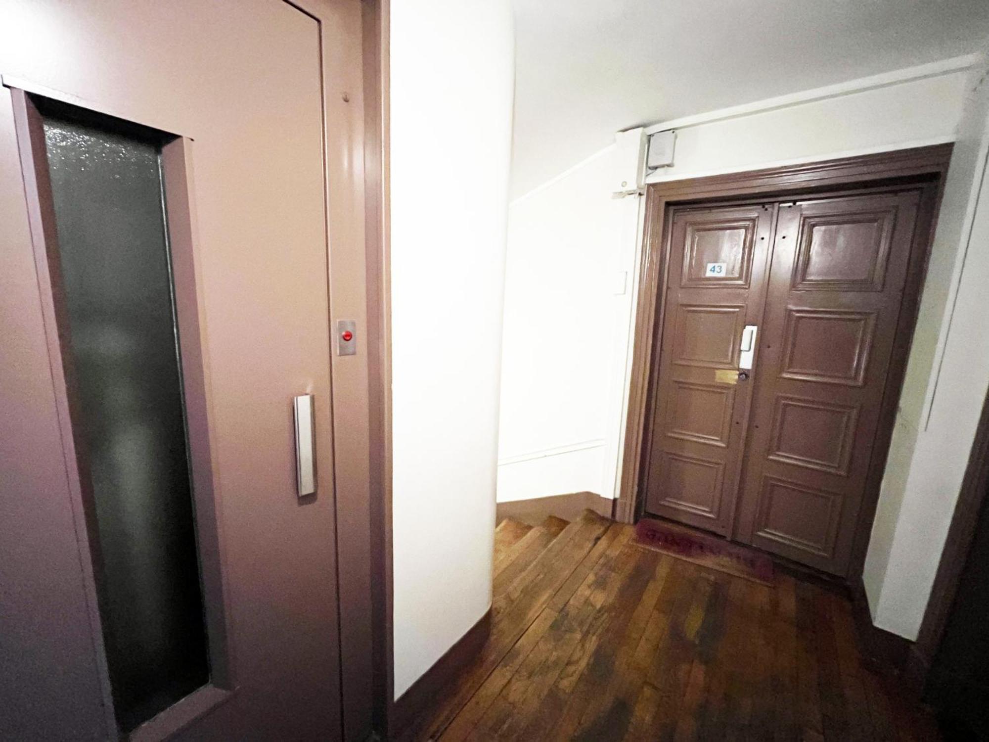 Apartment Urban Flat 43 - Charming Parisian Flat Near Grands Boulevards *