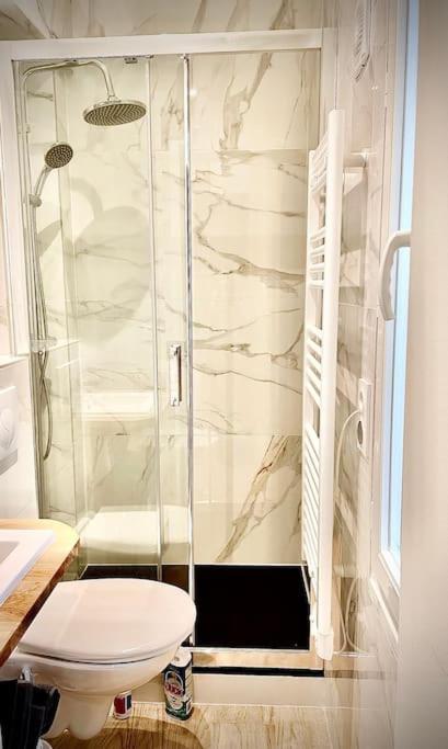 Appartement In The Center Of Montmartre *
