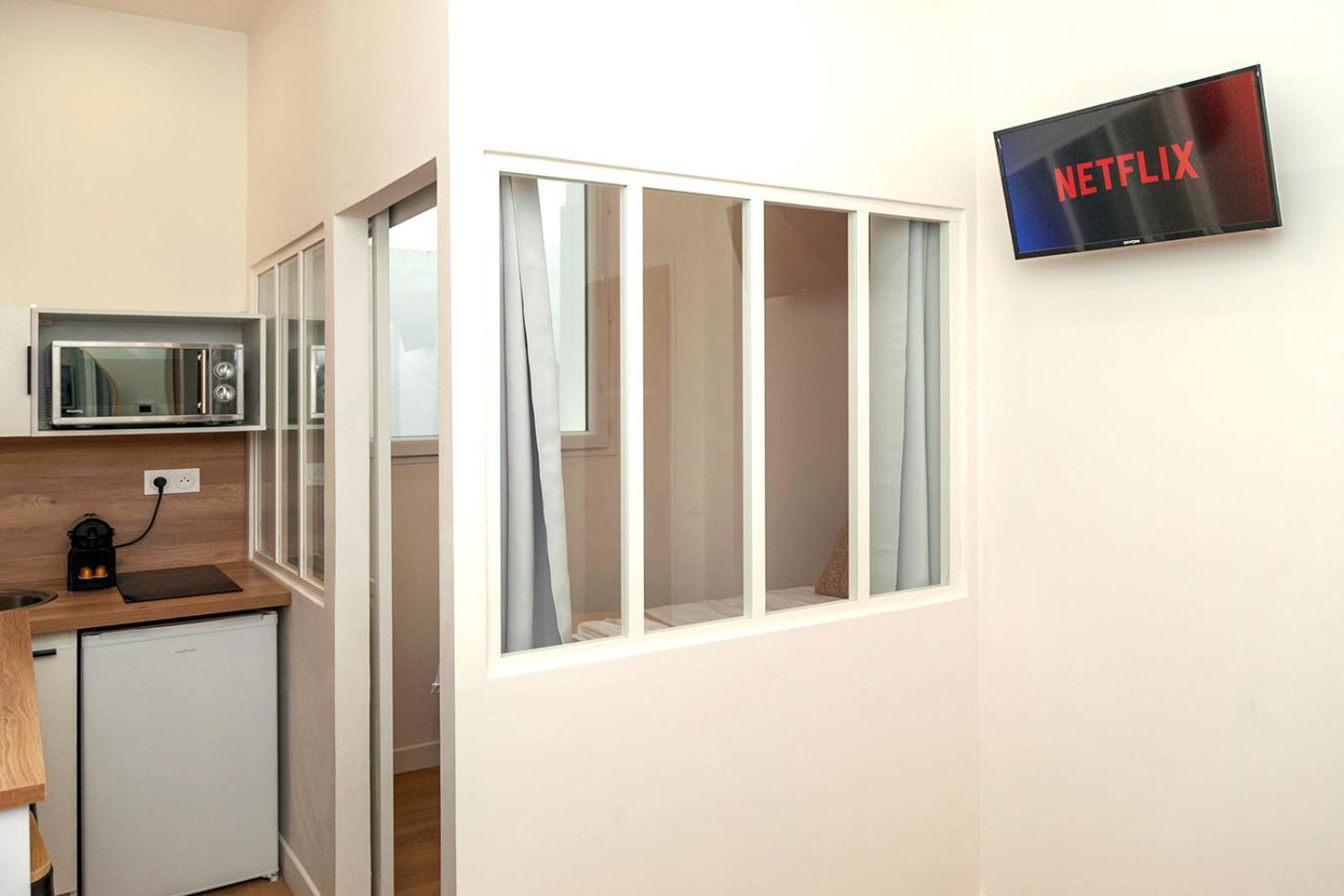 Apartment Nets - Buttes Chaumont D