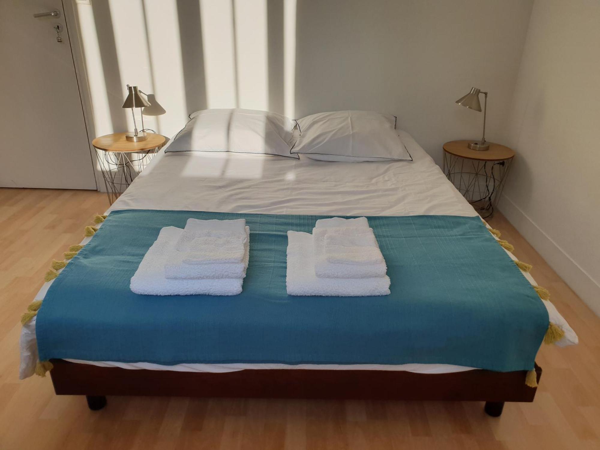 Chambre Privee Chez L'habitant - La Campagne A Homestay