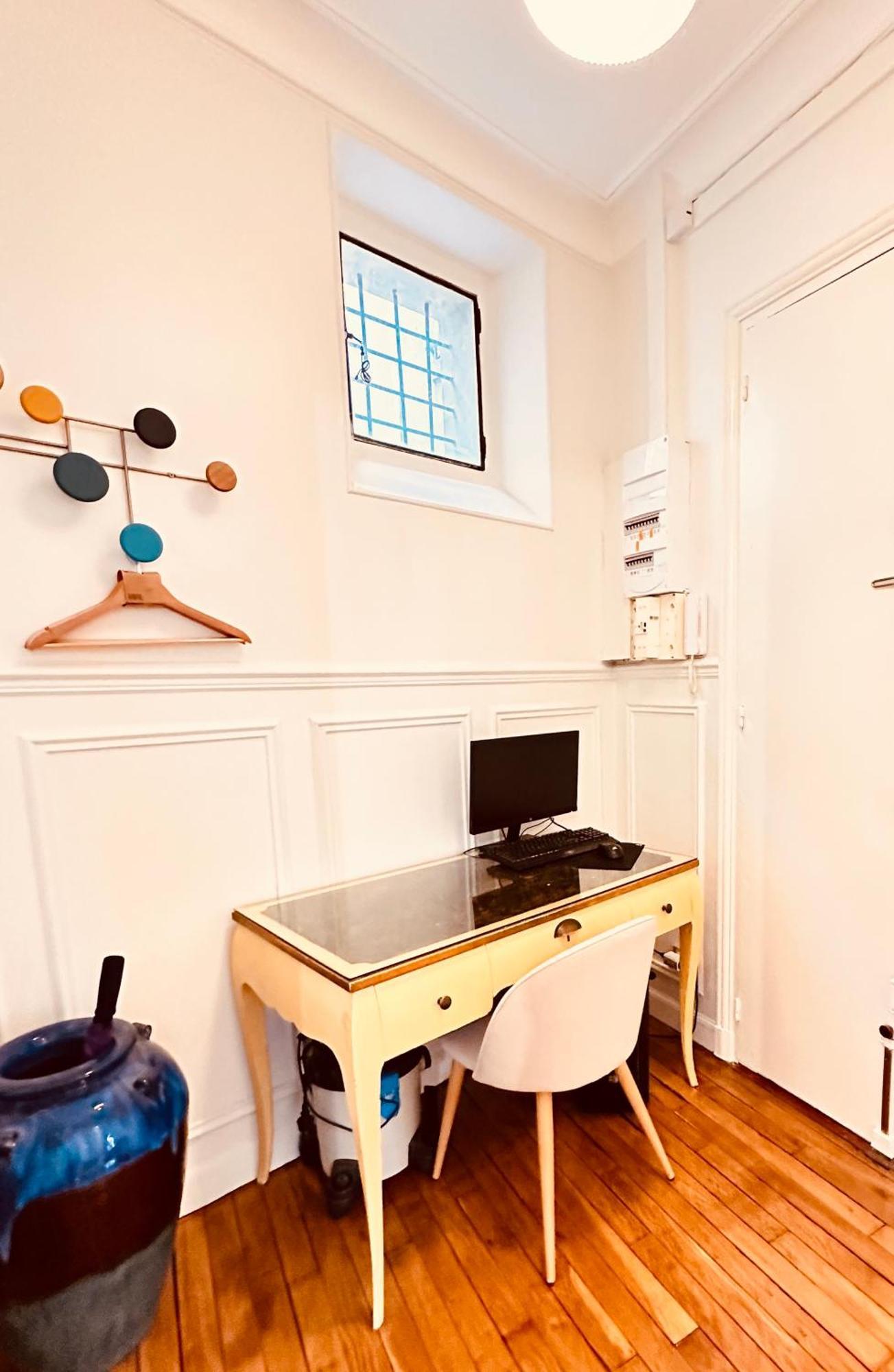 Charming 4-room Flat Near Eiffel Tower-8people-2 Bedrooms Paris