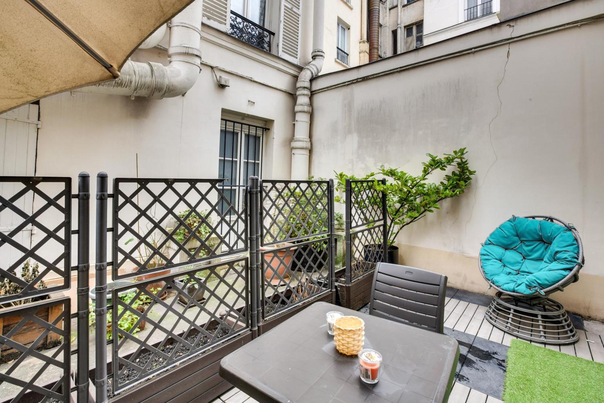 Chic Studio With Terrace In *