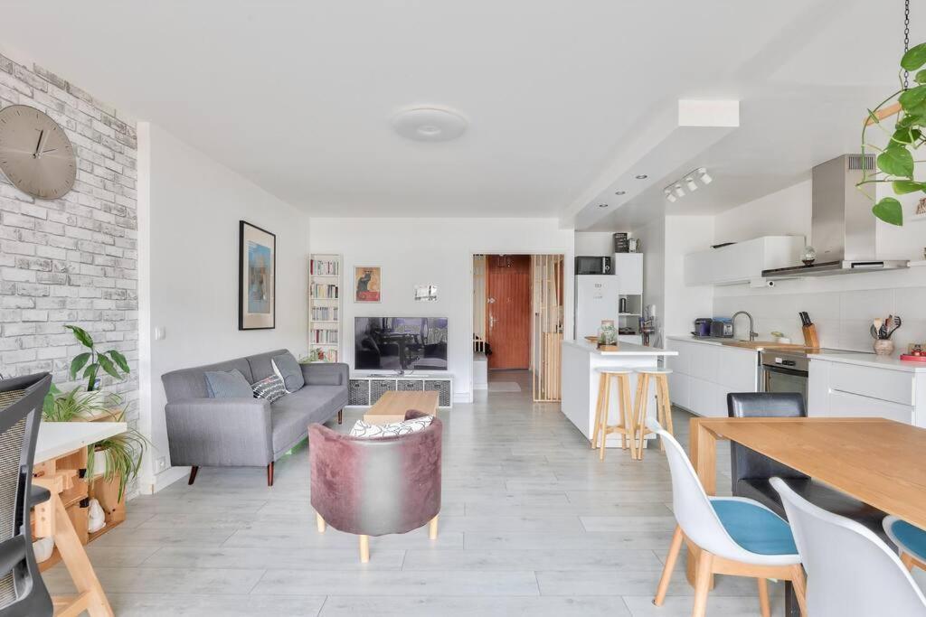 Beautiful And Bright 3 Bed Near La *