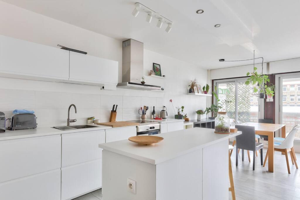 Beautiful And Bright 3 Bed Near La Paris