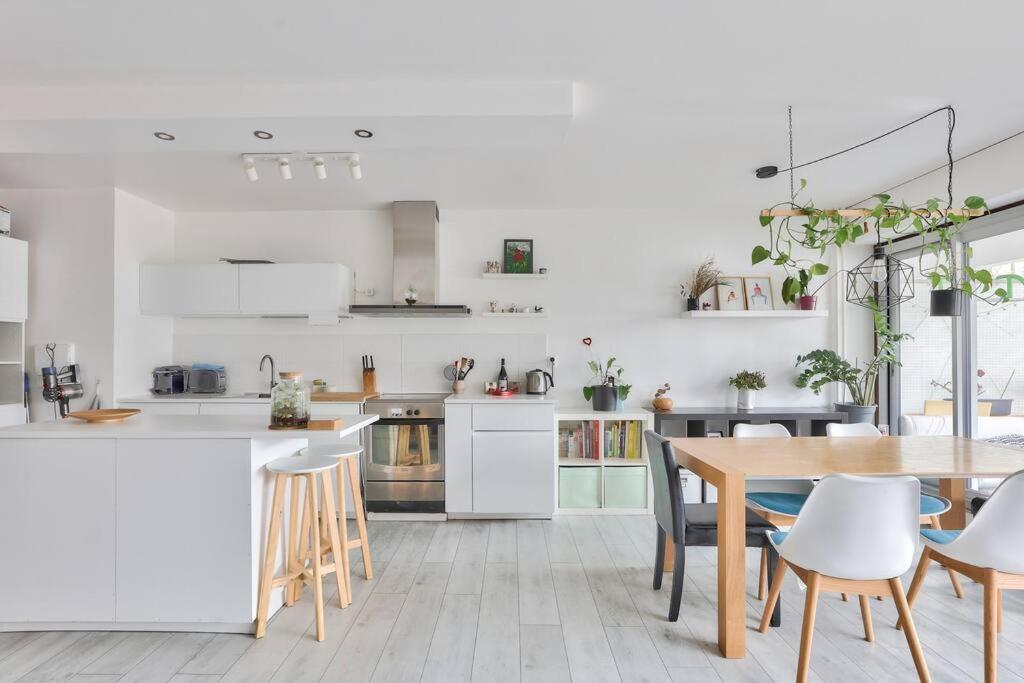 Beautiful And Bright 3 Bed Near La Apartment