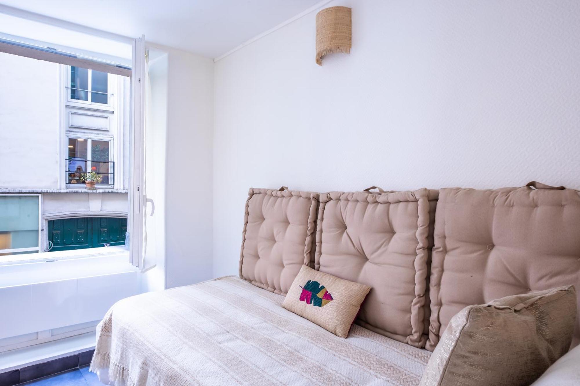 - Le Louvre Working & Living Apartment Paris