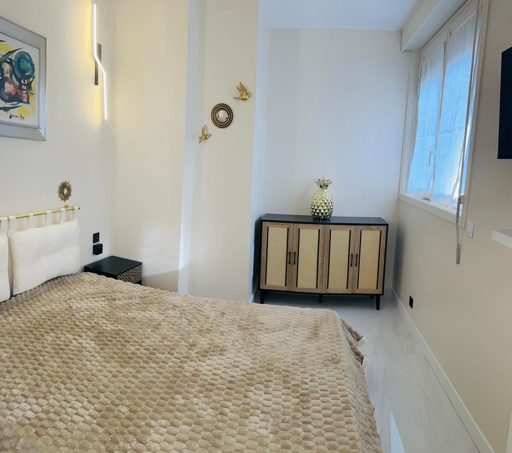 Arc De Triomphe-carnot Luxury&design Appartement