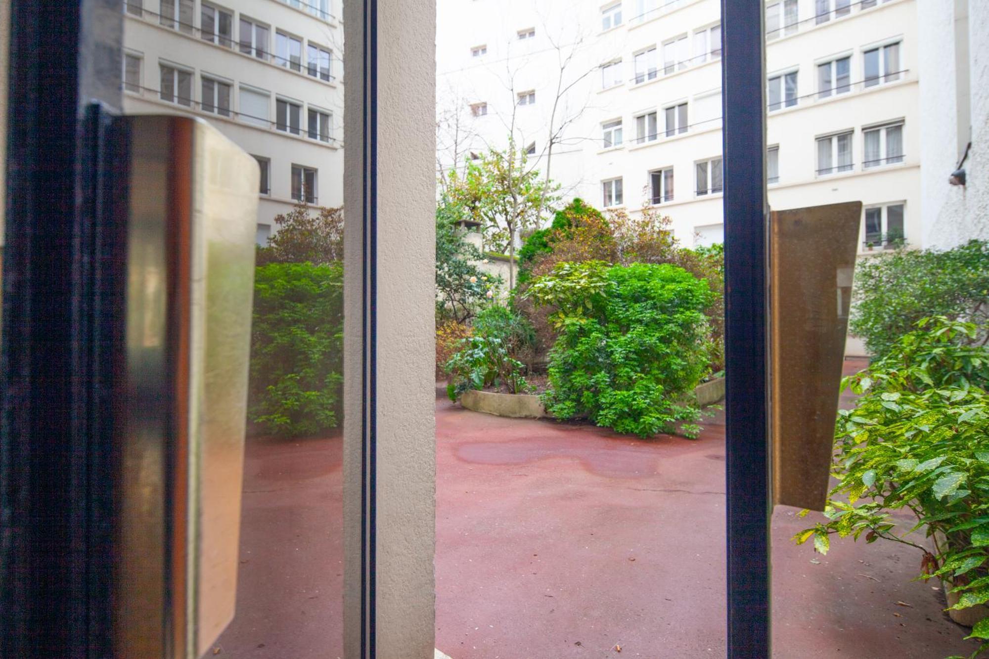 Tour Eiffel & Champs Elysees - 2 Bedroom Gorgeous & Bright 75m2 - Free Weekly Housekeeping - For Business And Working Purposes Only Appartement Paris