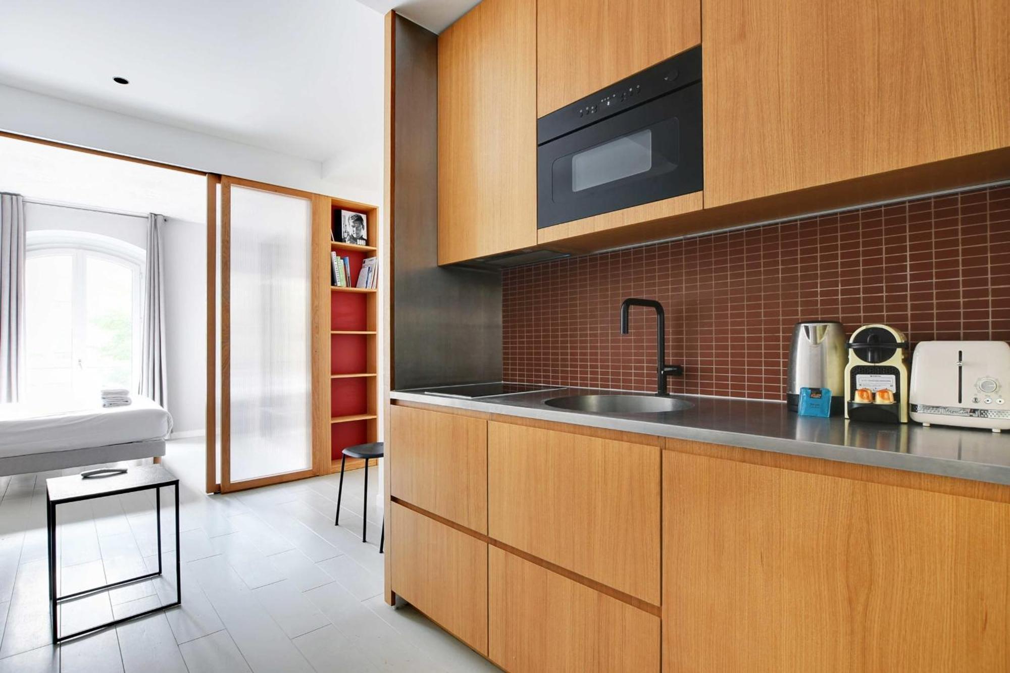 Apartment 13 - Voltaire