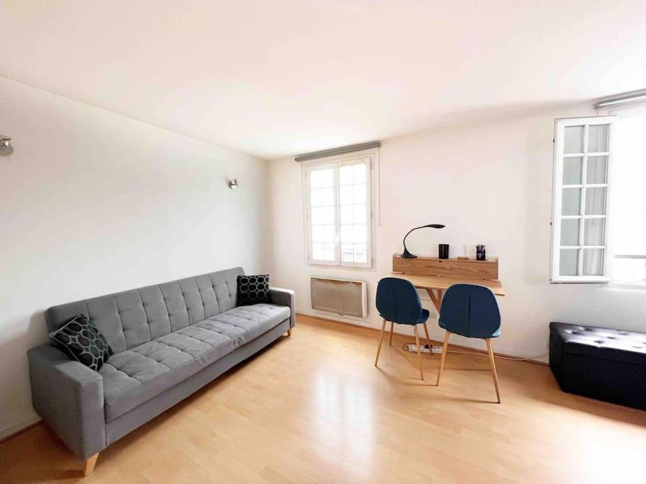 Cozy Flat, Sentier, 2 Guests Apartment *