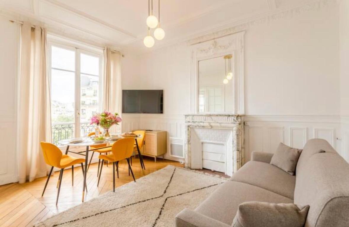 Luxury Suites Tour Eiffel View