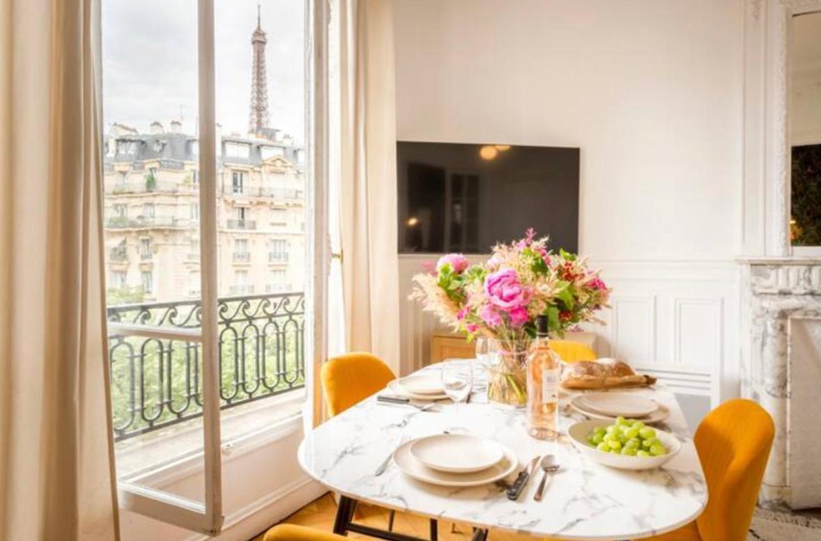 Luxury Suites Tour Eiffel View Bed & Breakfast *