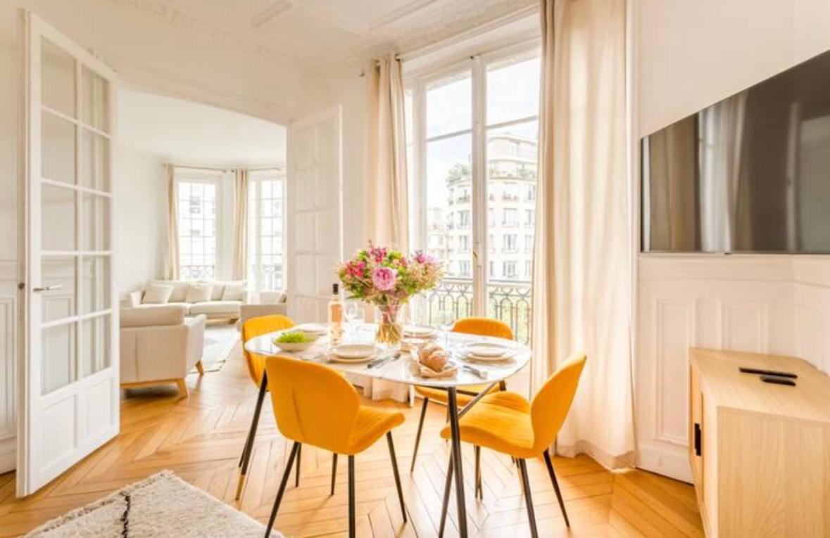 Luxury Suites Tour Eiffel View Bed & Breakfast Paris