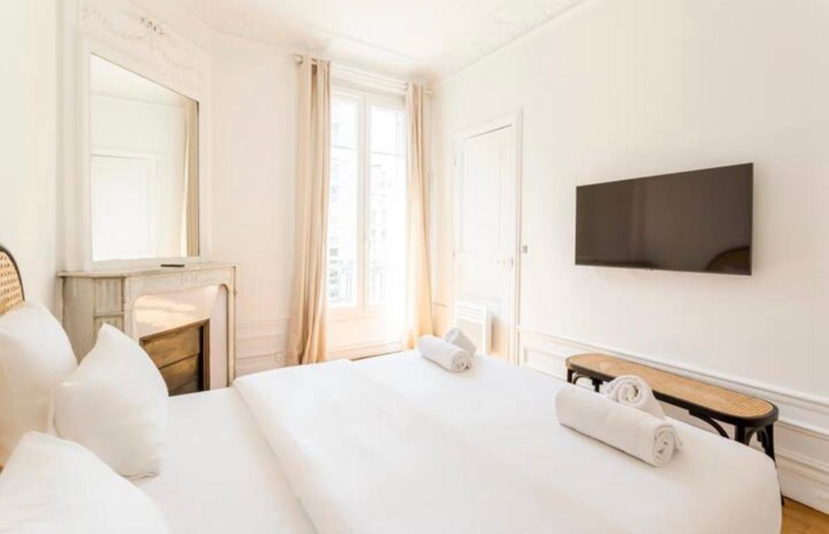 Luxury Suites Tour Eiffel View Bed & Breakfast *