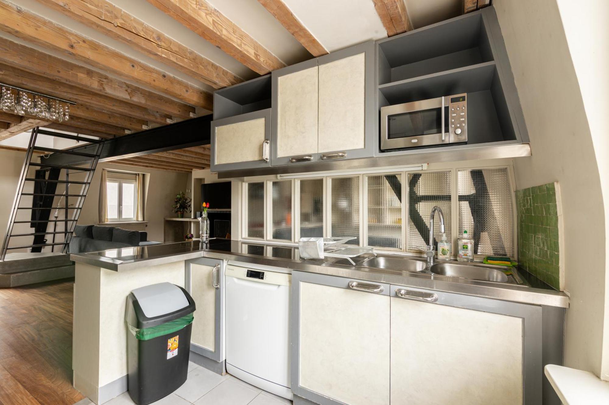 Apartment Quartier Mezzanine & 1br Le Marais Temple Free Netflix *
