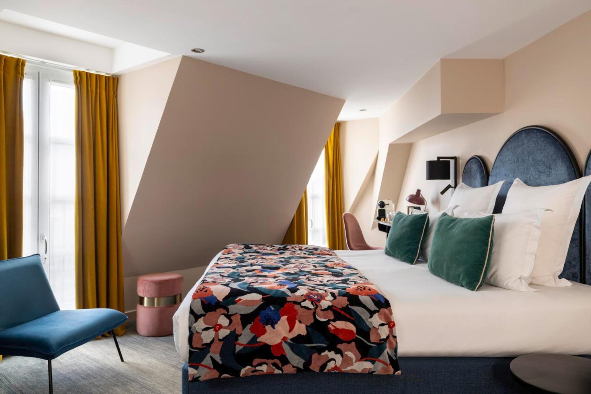 Maxim Opera Hotel