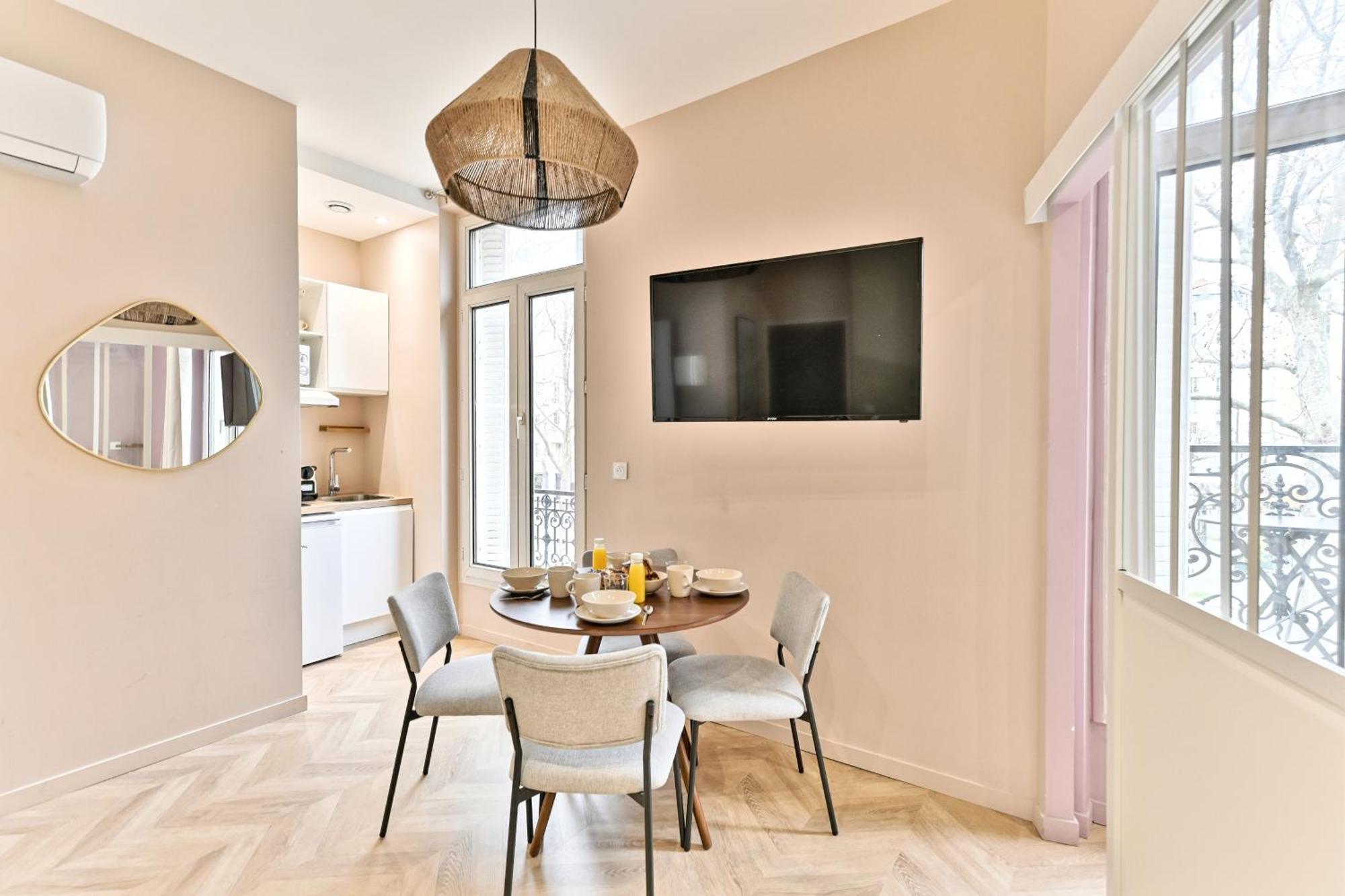 Proche Parc Monceau - Gourgaud Appartement
