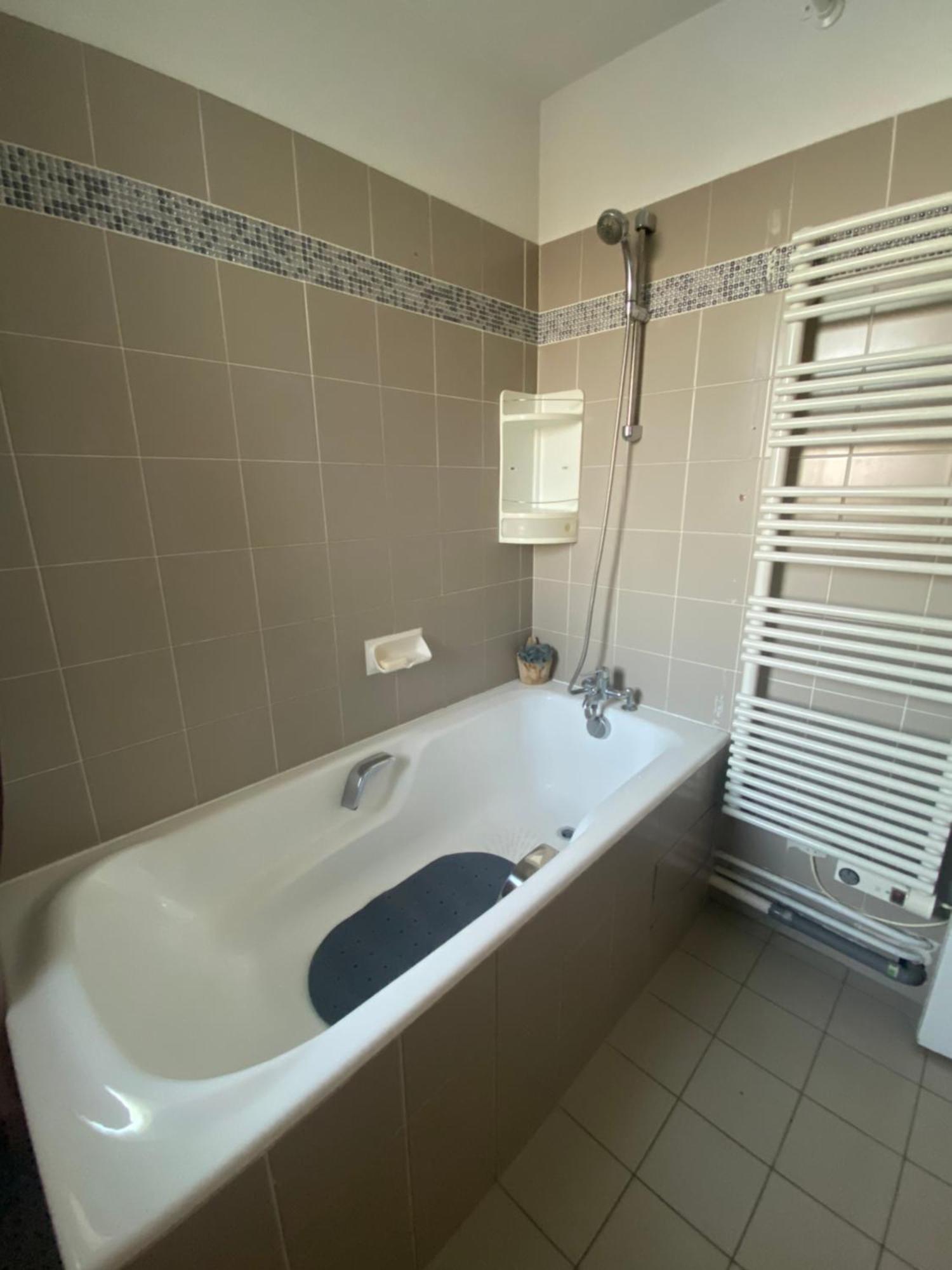 Familial 140 M2 13 * Paris