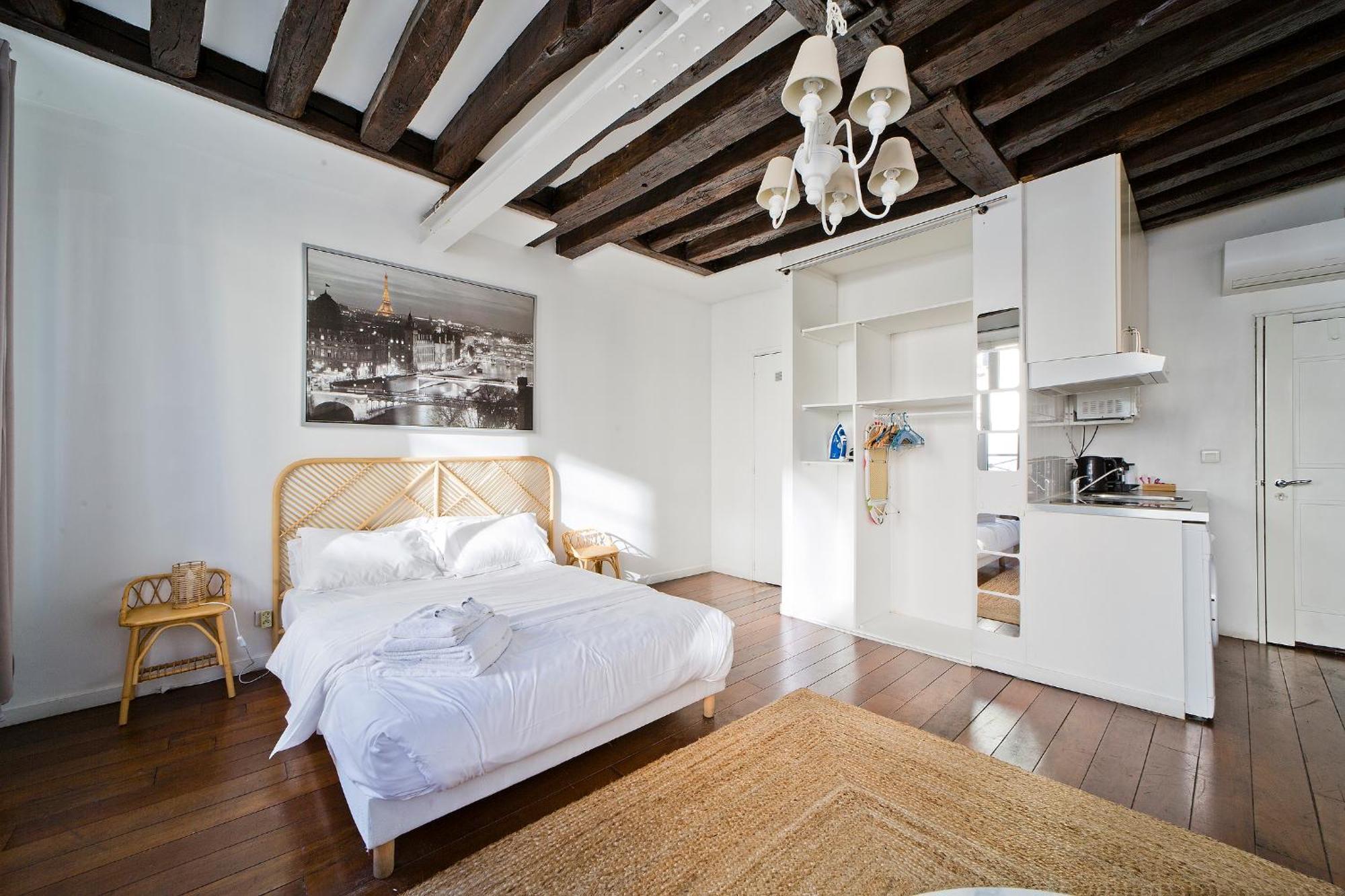 Clery 45 Apartment Paris