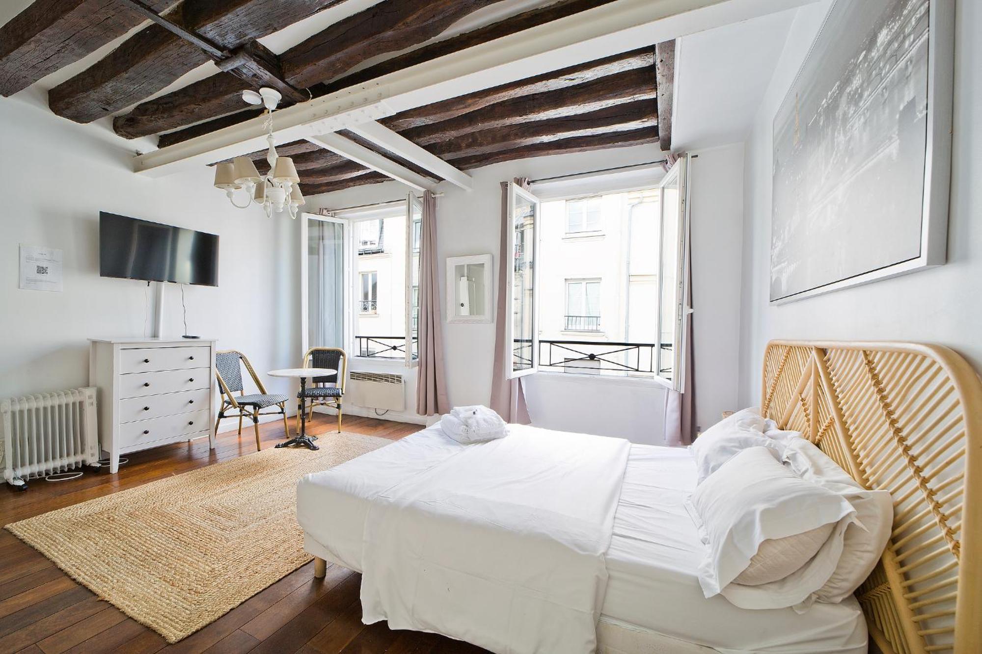 Clery 45 Apartment Paris