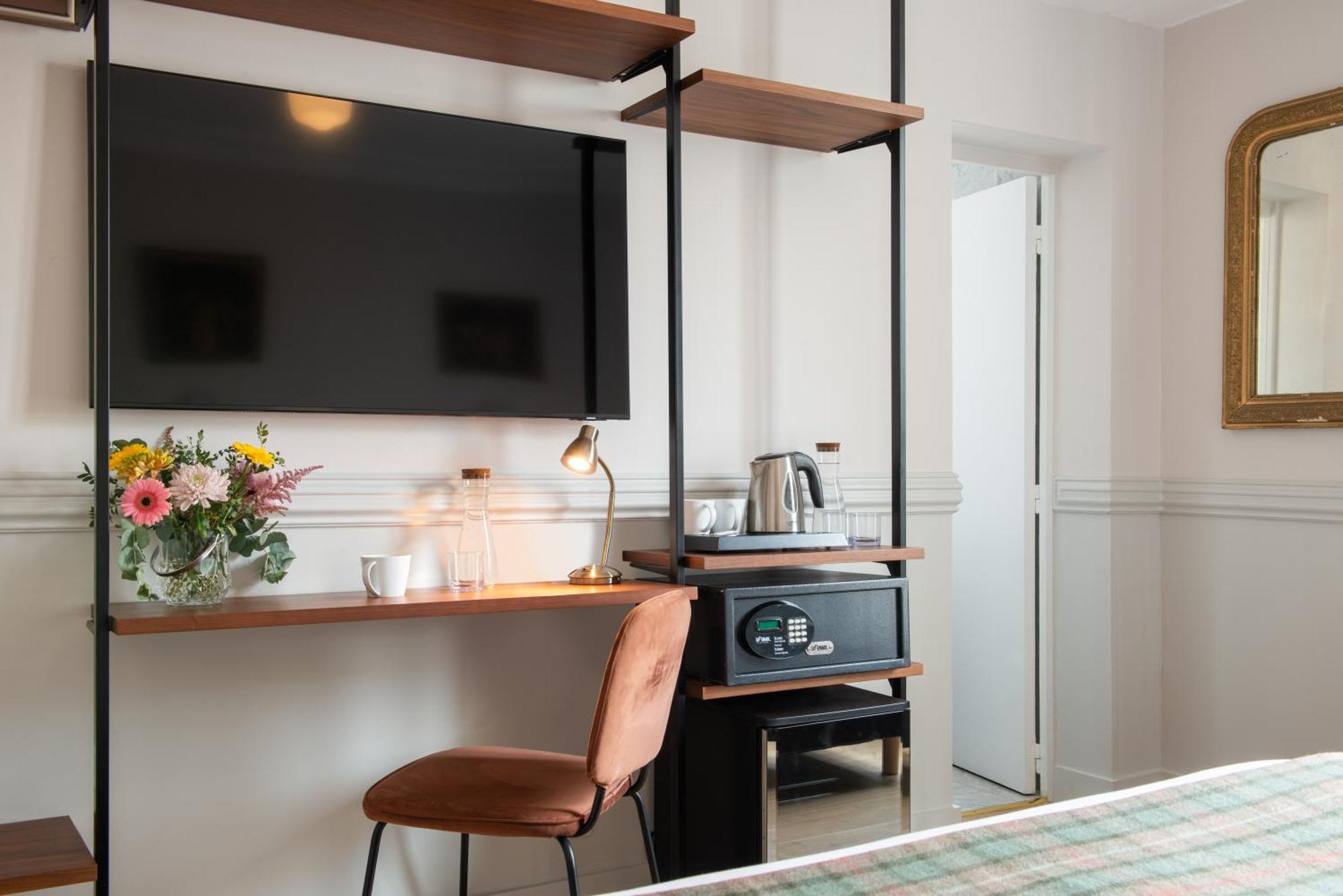 De La Porte Dorée Paris