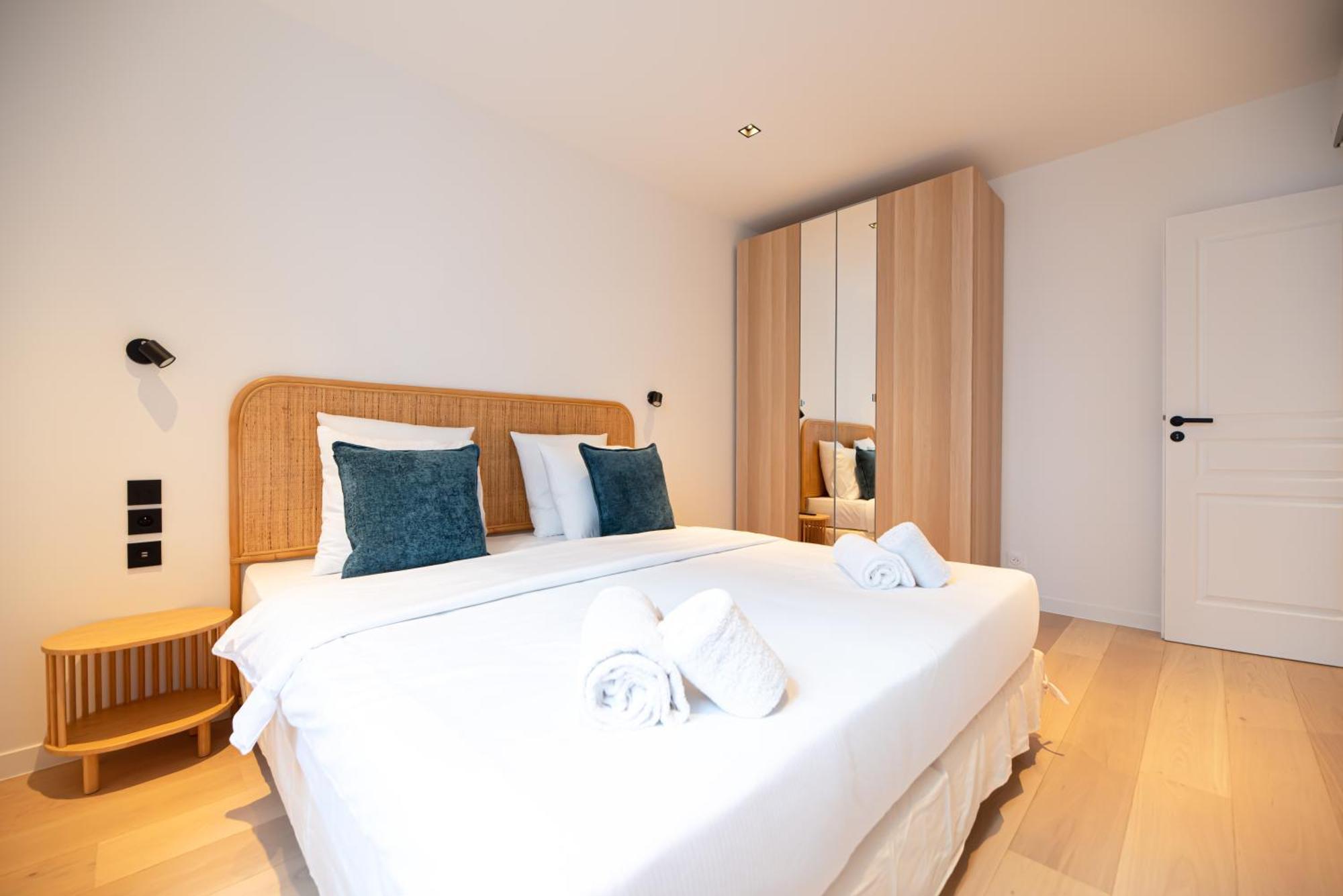 Wonderful Flat Center Of Apartment