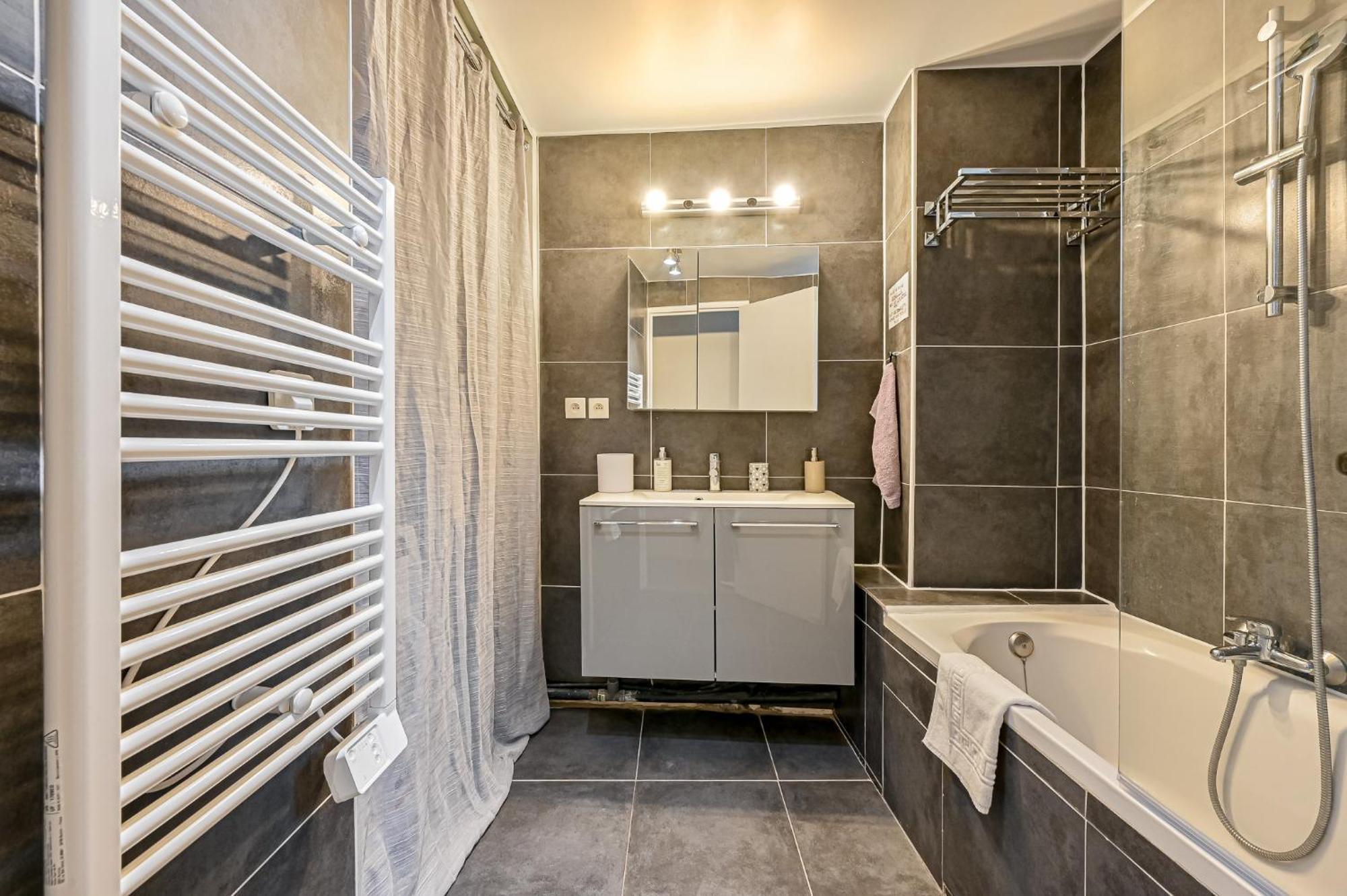 Appartement Grand 2 Pieces Typique Du Marais Paris